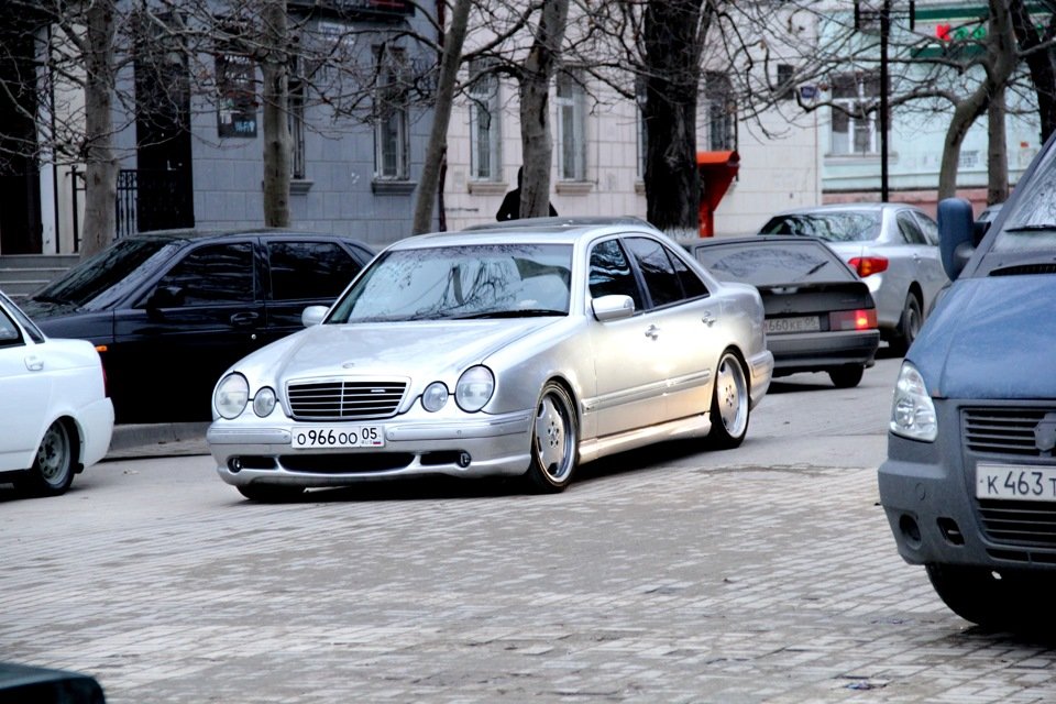 Mercedes-Benz W210 E55 AMG (17)