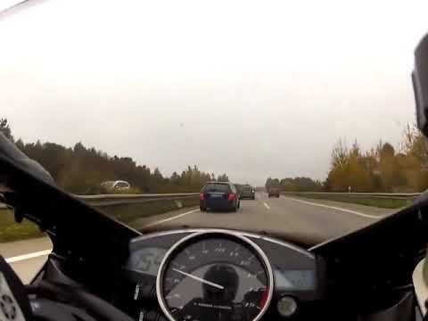Mercedes-Benz C63 AMG vs Yamaha R1 Max Speed